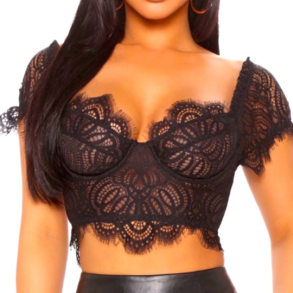 Black Lace Crop Top 😍